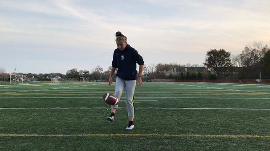Liva Helt - Juggling a football